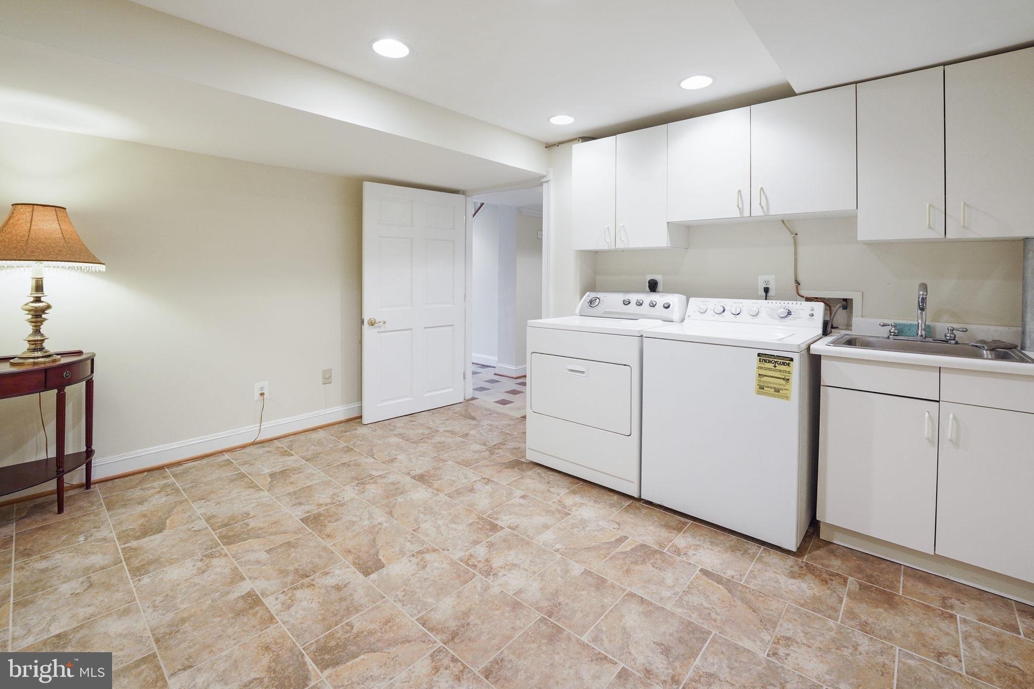 Simmons Dr, Mc Lean, VA 22101
