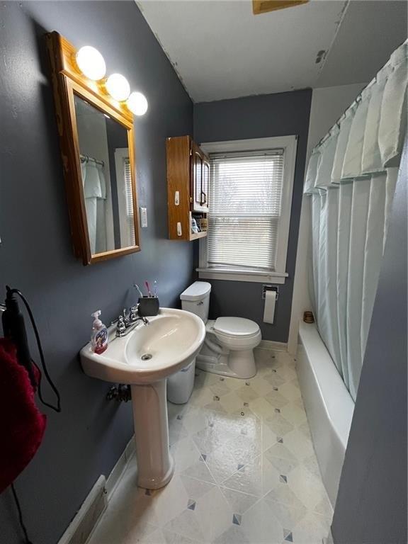 Shannon Rd, Erie, PA 16510