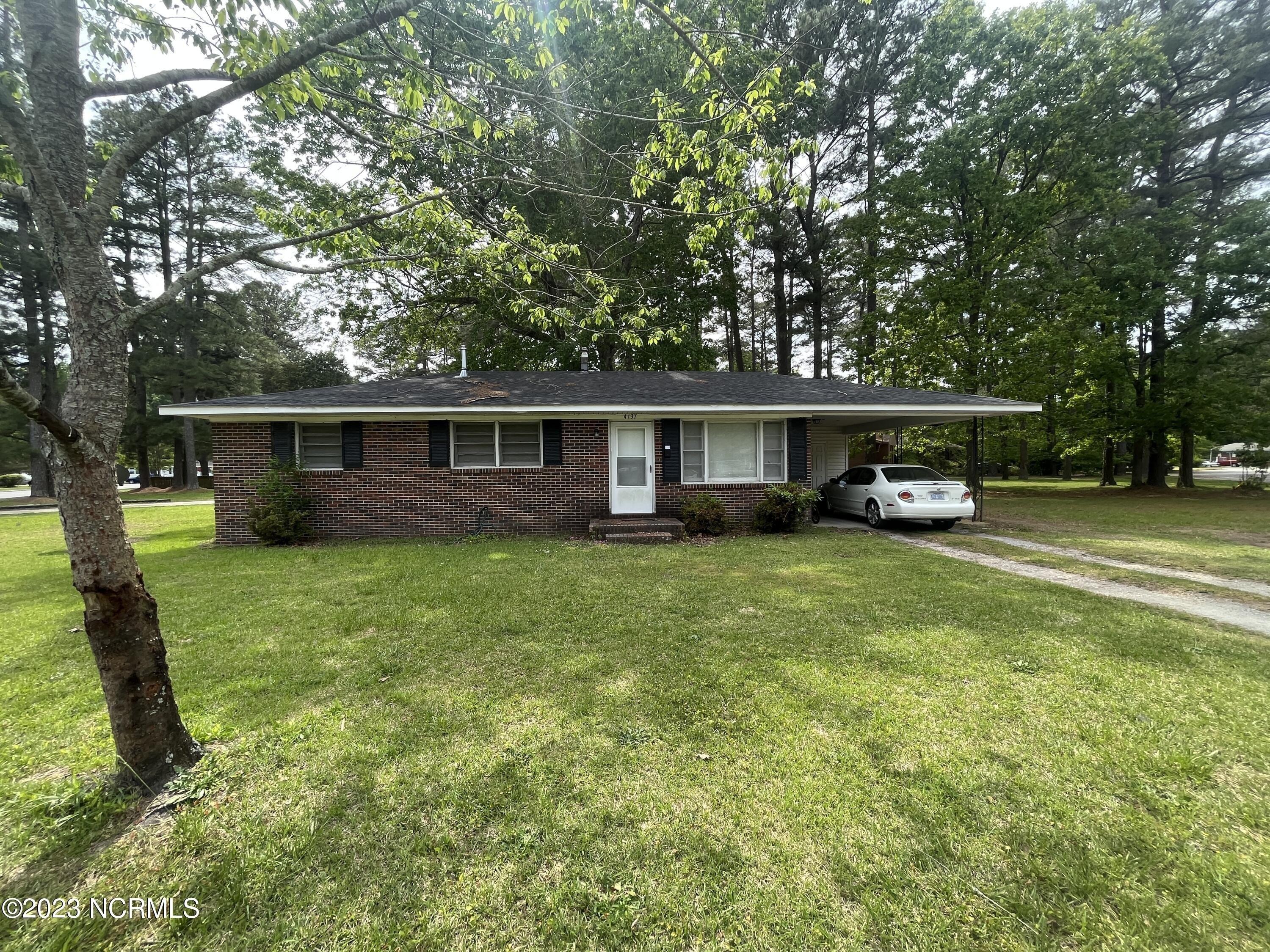 Martha Loop, Farmville, NC 27828