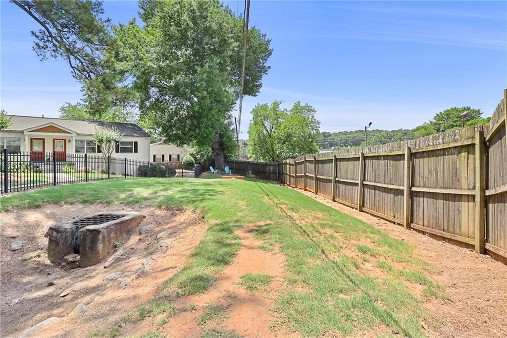 Stone Gate Ln Se, Atlanta, GA 30317