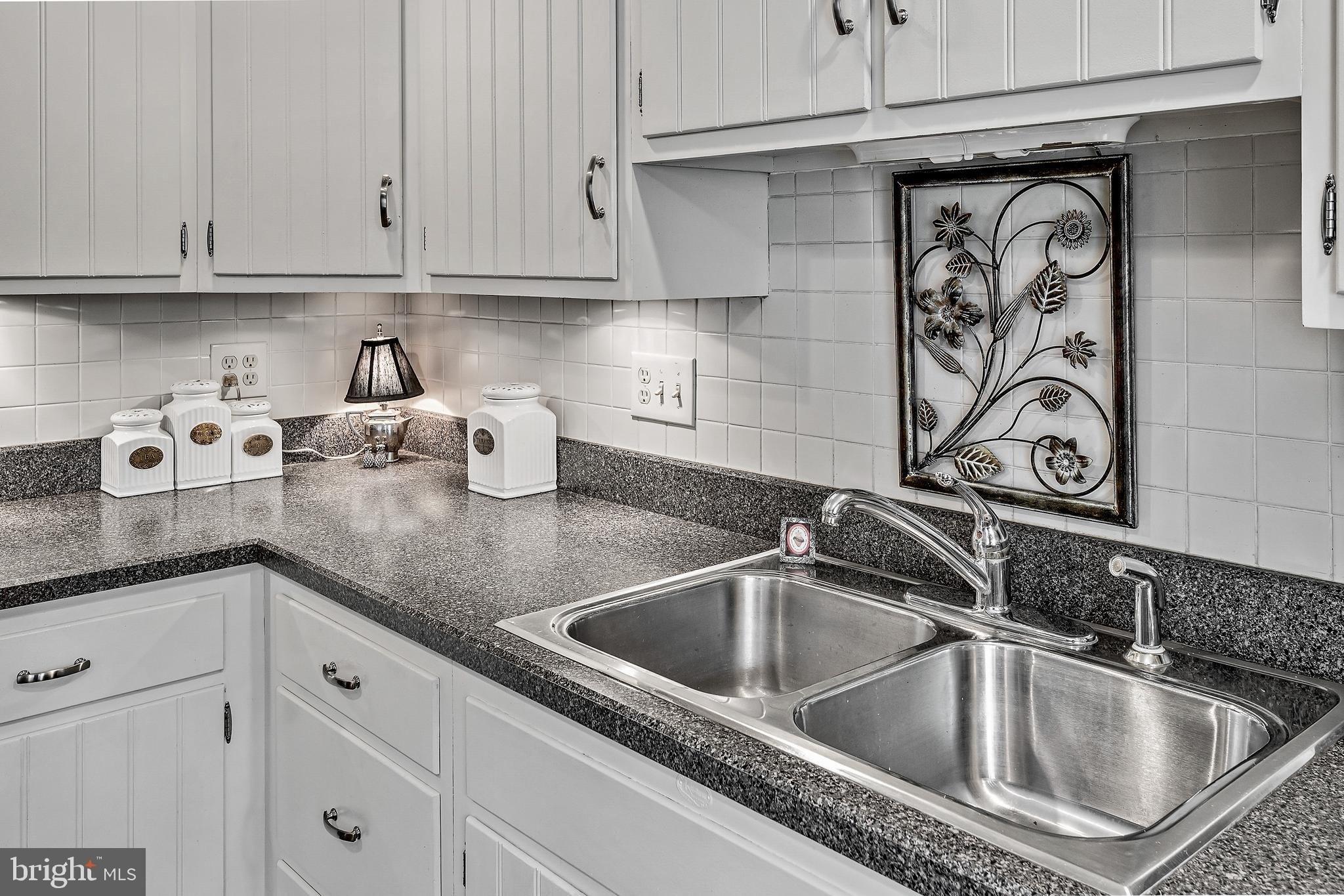 Kirkham Dr, York, PA 17402