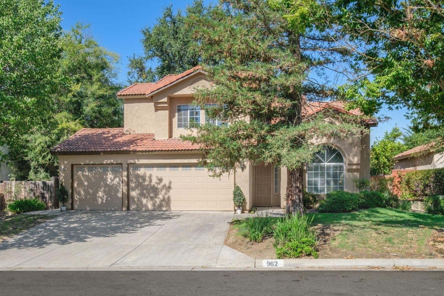 E Buckhill Rd, Fresno, CA 93720