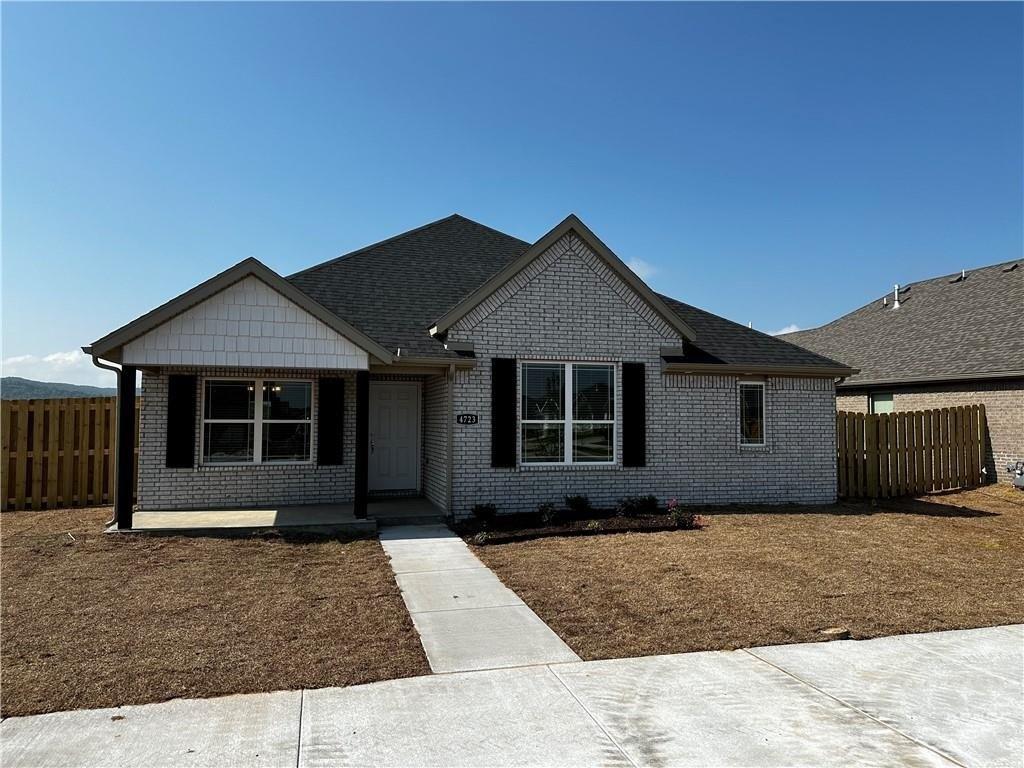 W Tofino Dr, Fayetteville, AR 72704