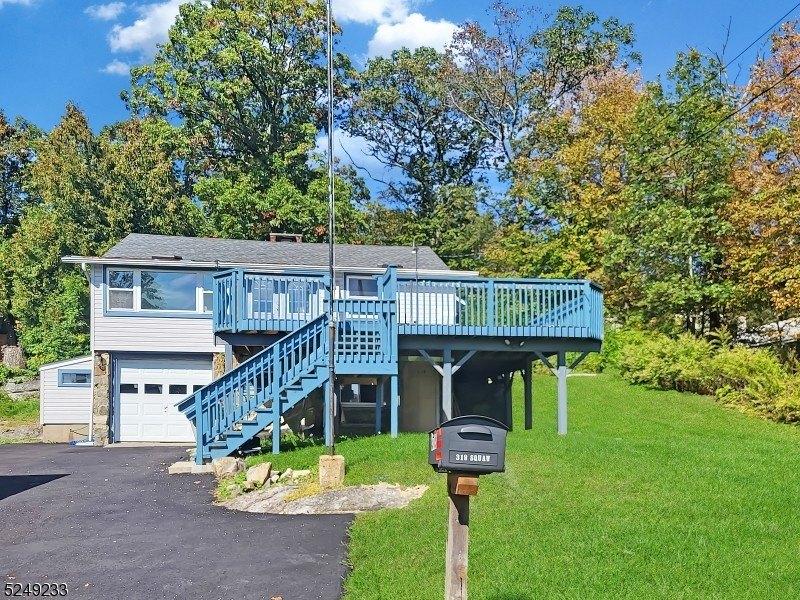 Squaw Trl, Andover, NJ 07821