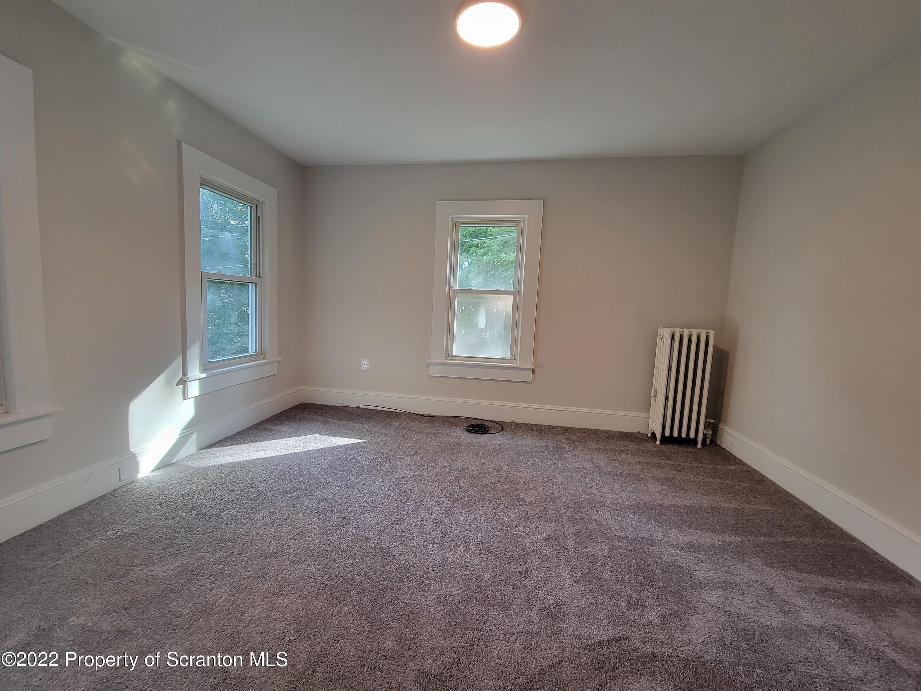 N Rebecca Ave, Scranton, PA 18508