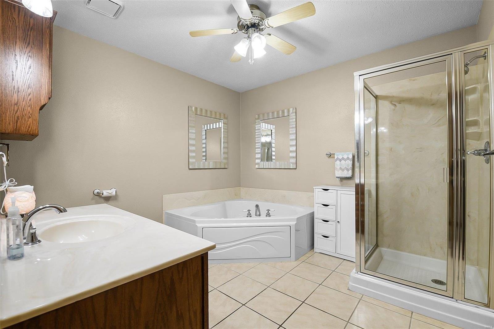Drda Ln, Edwardsville, IL 62025