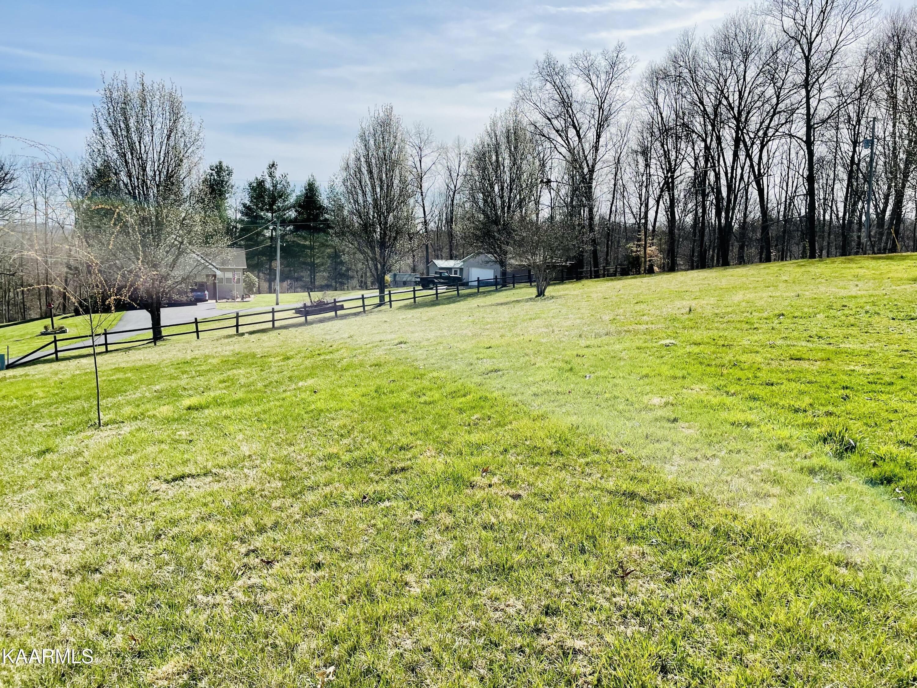 Whitaker Ln, Tazewell, TN 37879