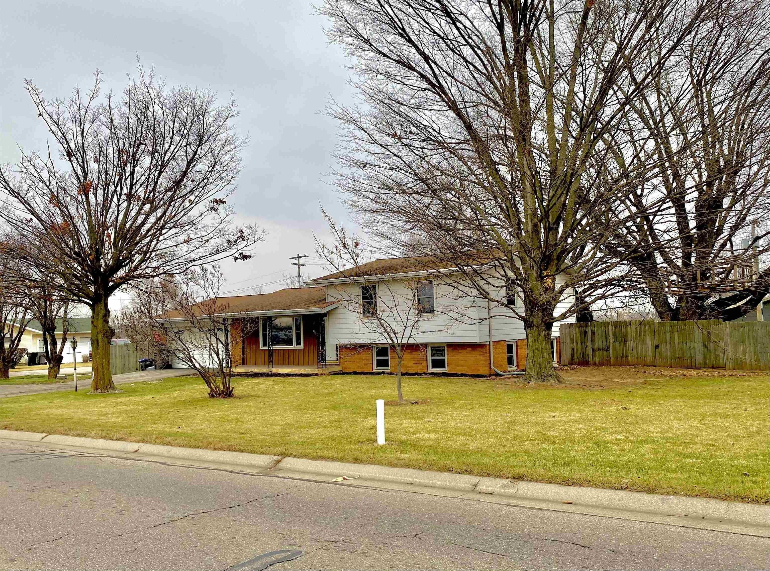 S Syracuse Webster Rd, Syracuse, IN 46567