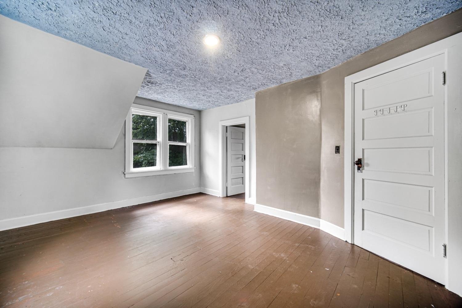 Roosevelt St, La Porte, IN 46350