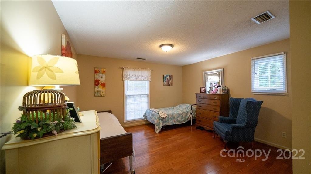 Crestwood Dr, Morganton, NC 28655