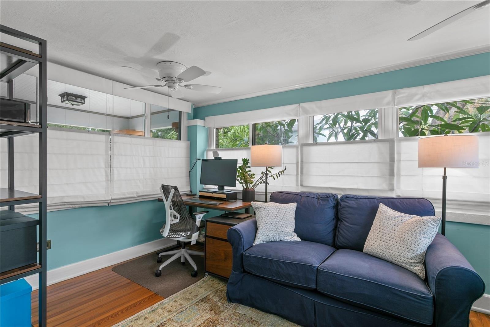 Oak St Ne, Saint Petersburg, FL 33701