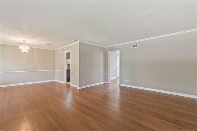 S Lewis Ave, Tulsa, OK 74105