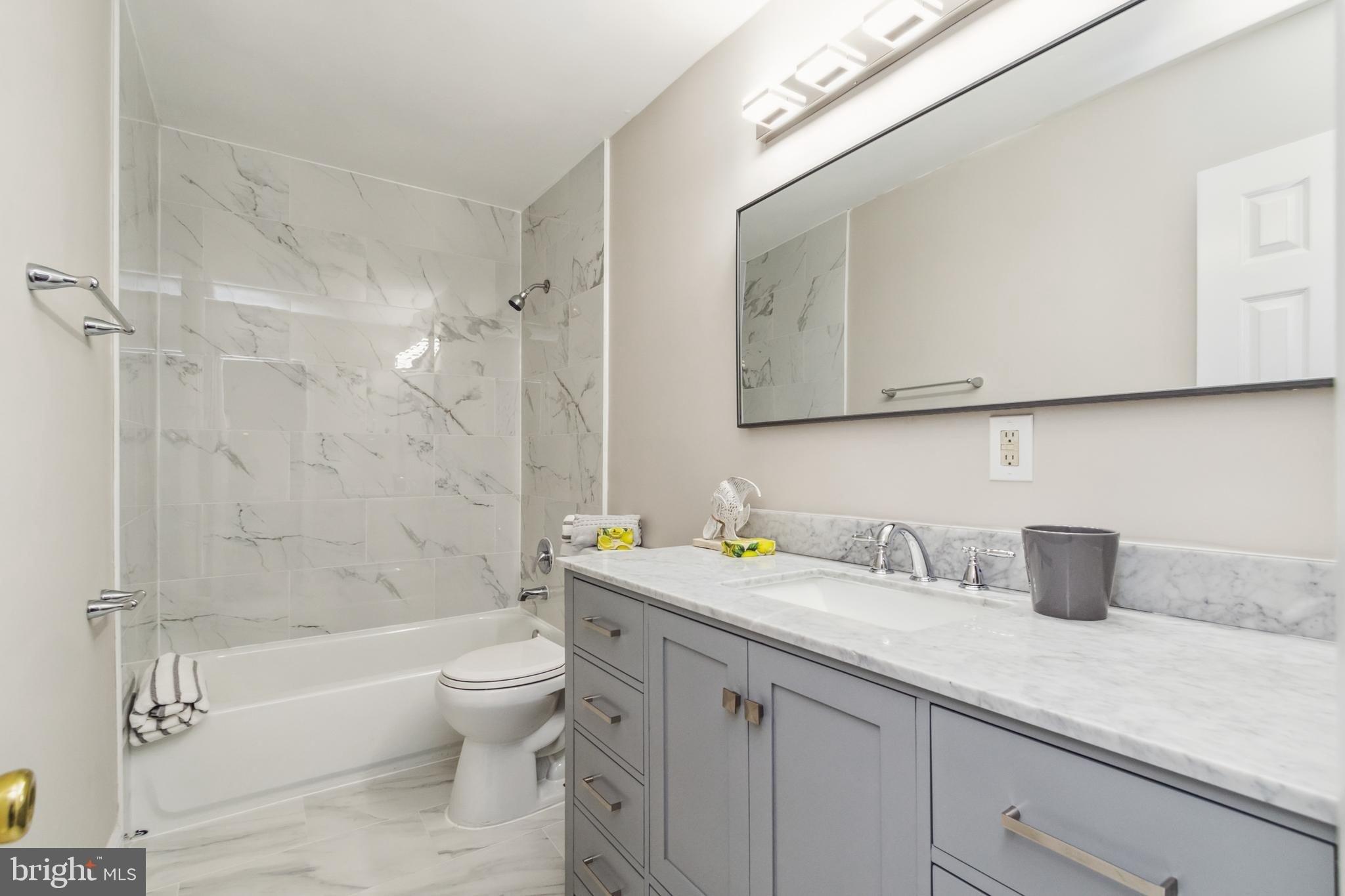 Emberdale Dr, Woodbridge, VA 22193