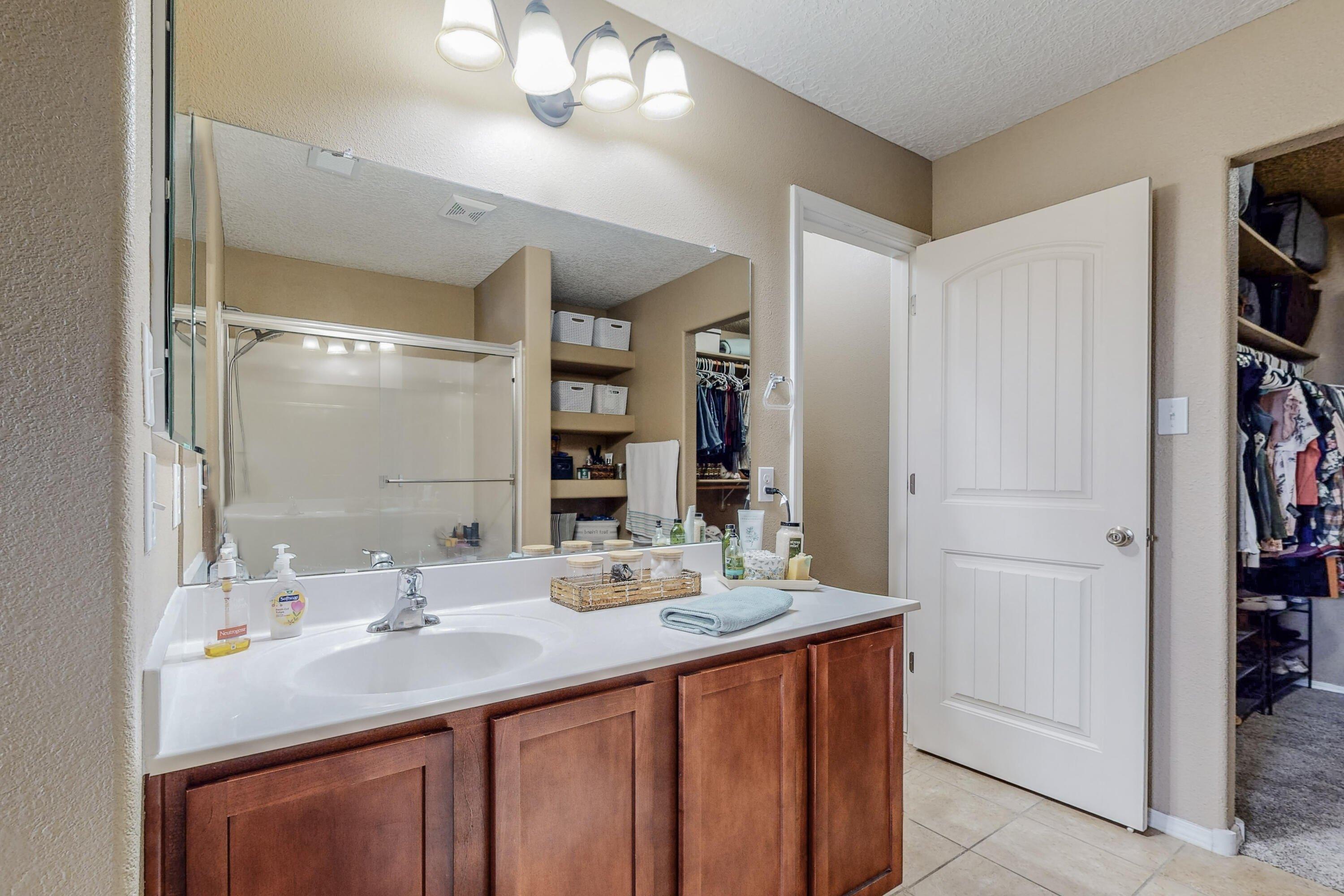 Vista Del Sol Dr Nw, Albuquerque, NM 87120