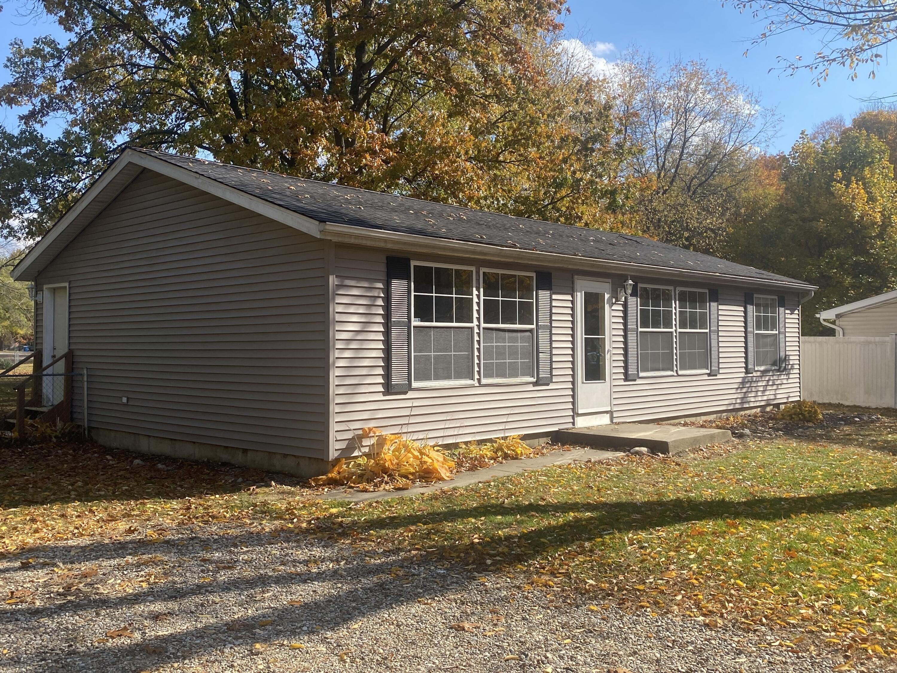 Rogers St, Decatur, MI 49045