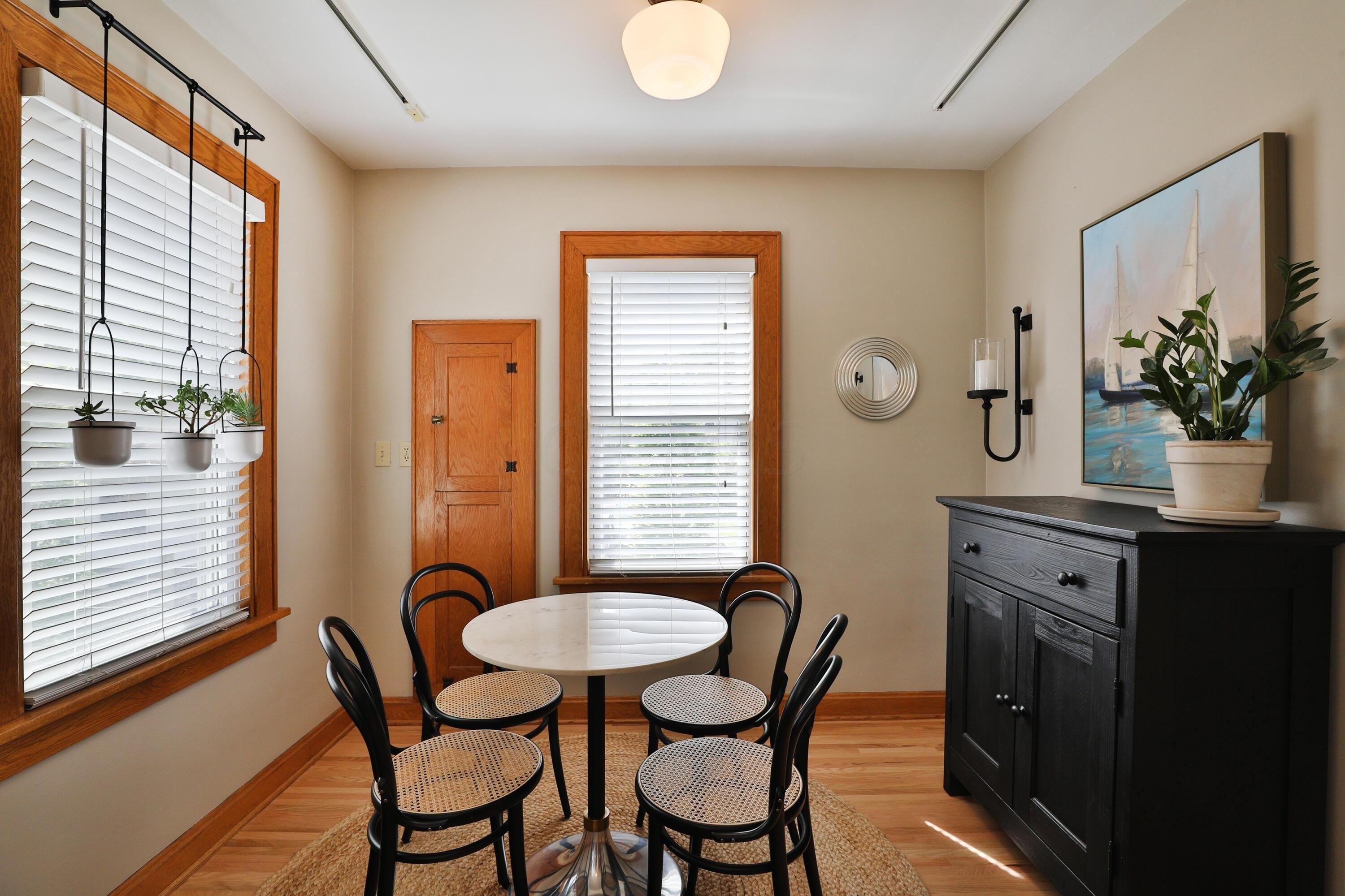 E Dublin Granville Rd, Worthington, OH 43085