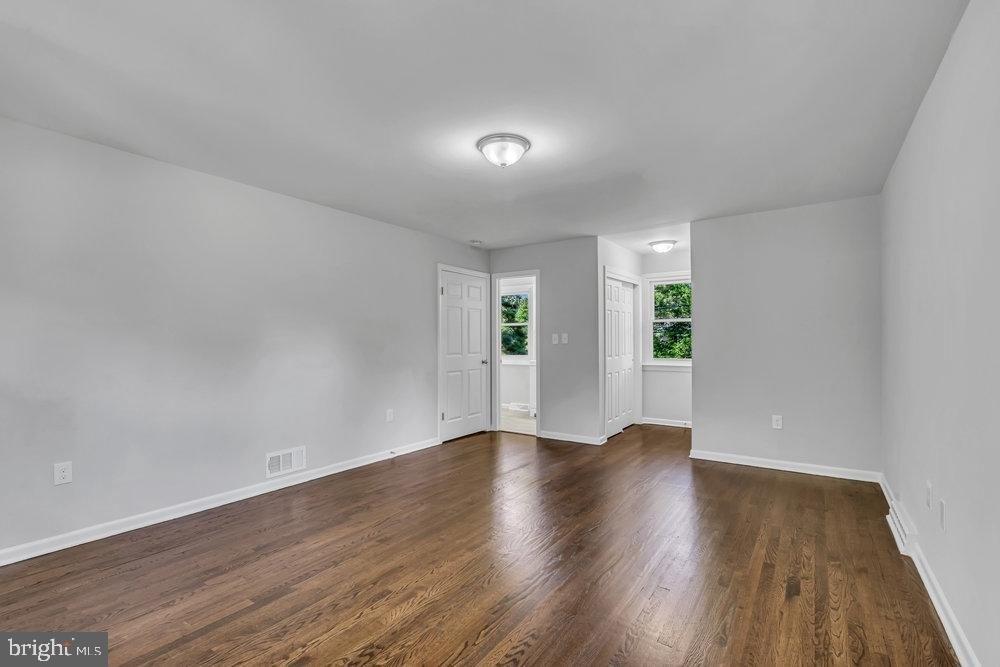 Blackwood Dr, Ewing, NJ 08628
