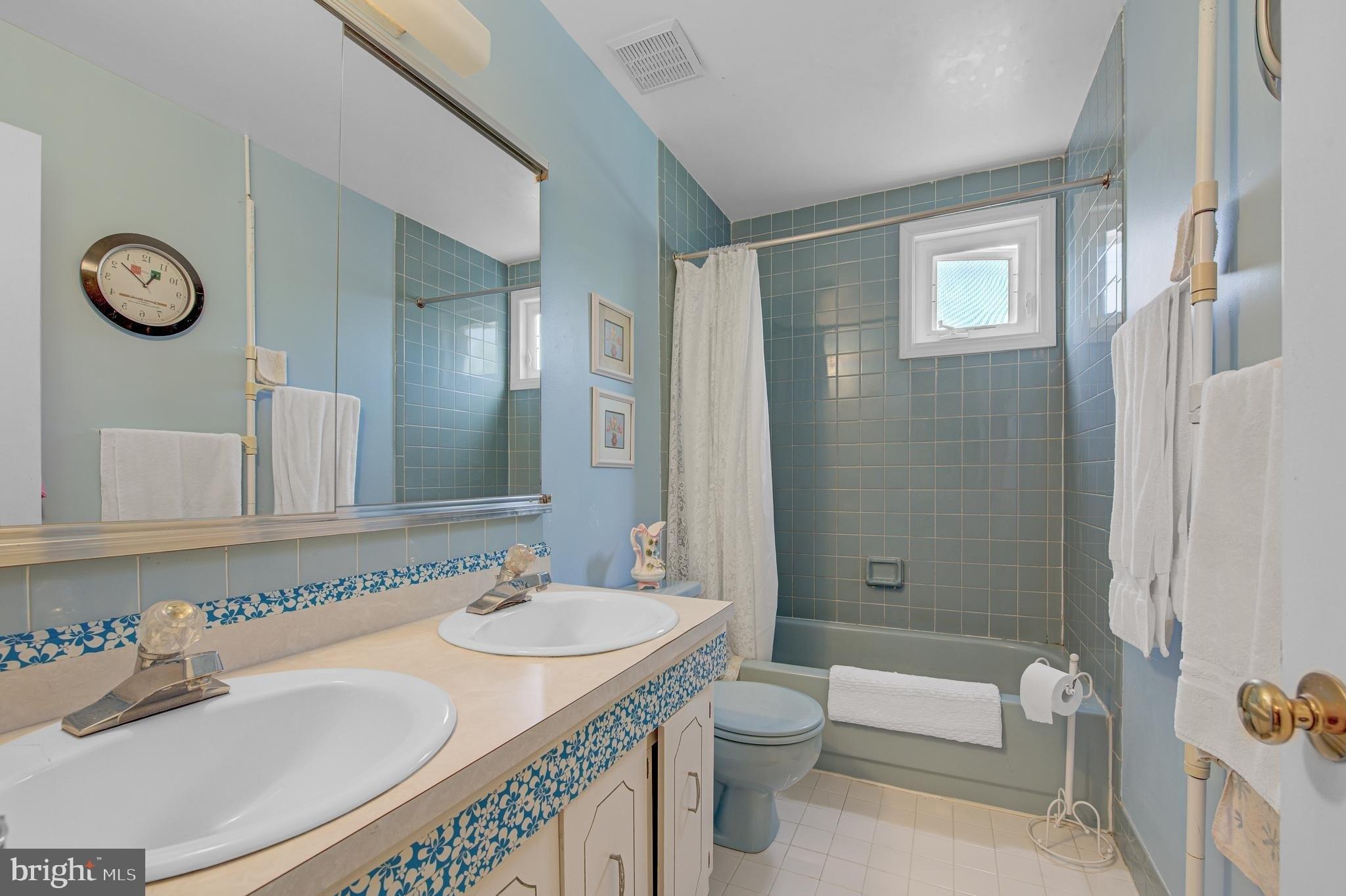 Hamilton Ct, Lawrence Township, NJ 08648