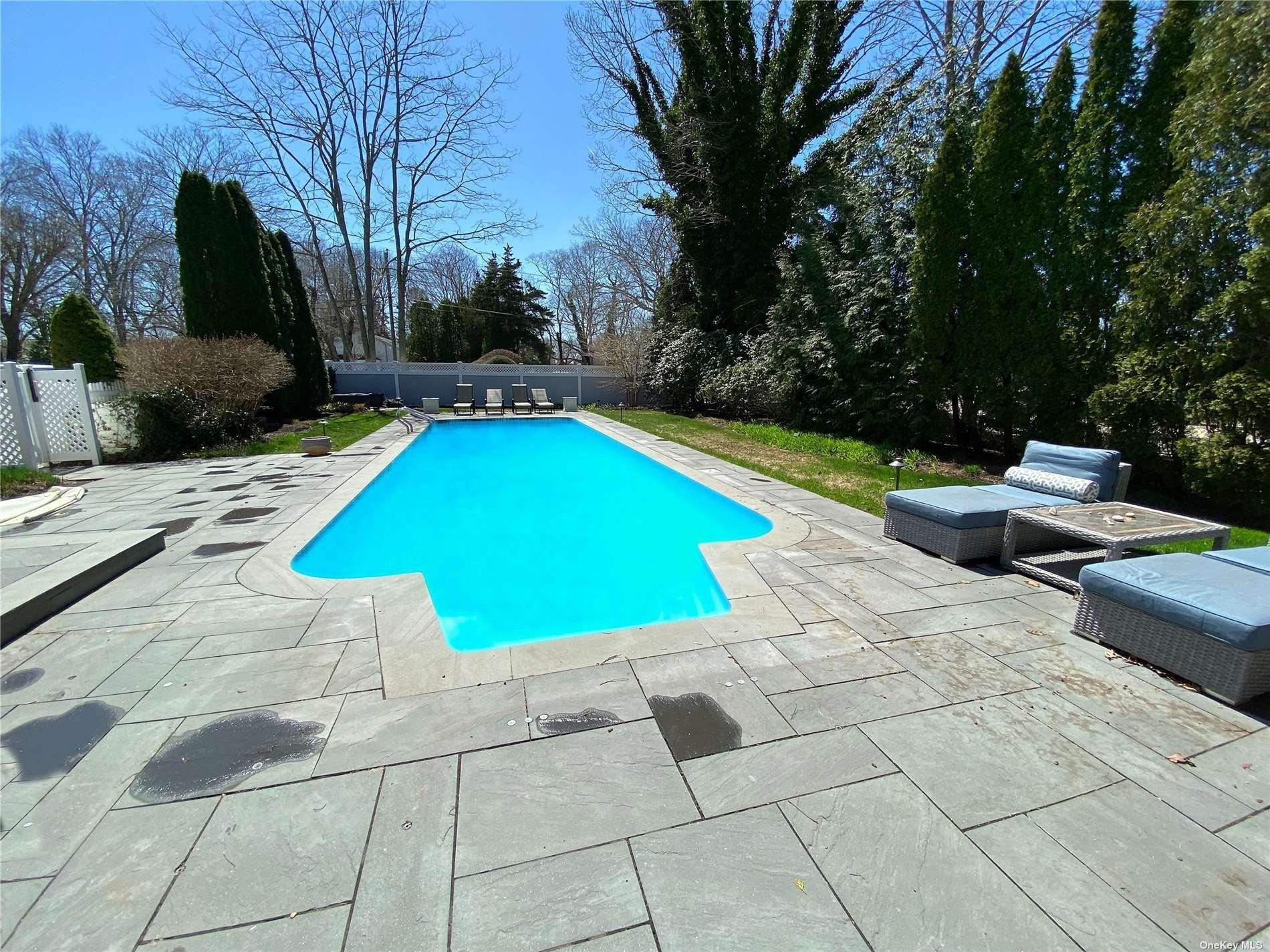 Oneck Ln, Westhampton Beach, NY 11978