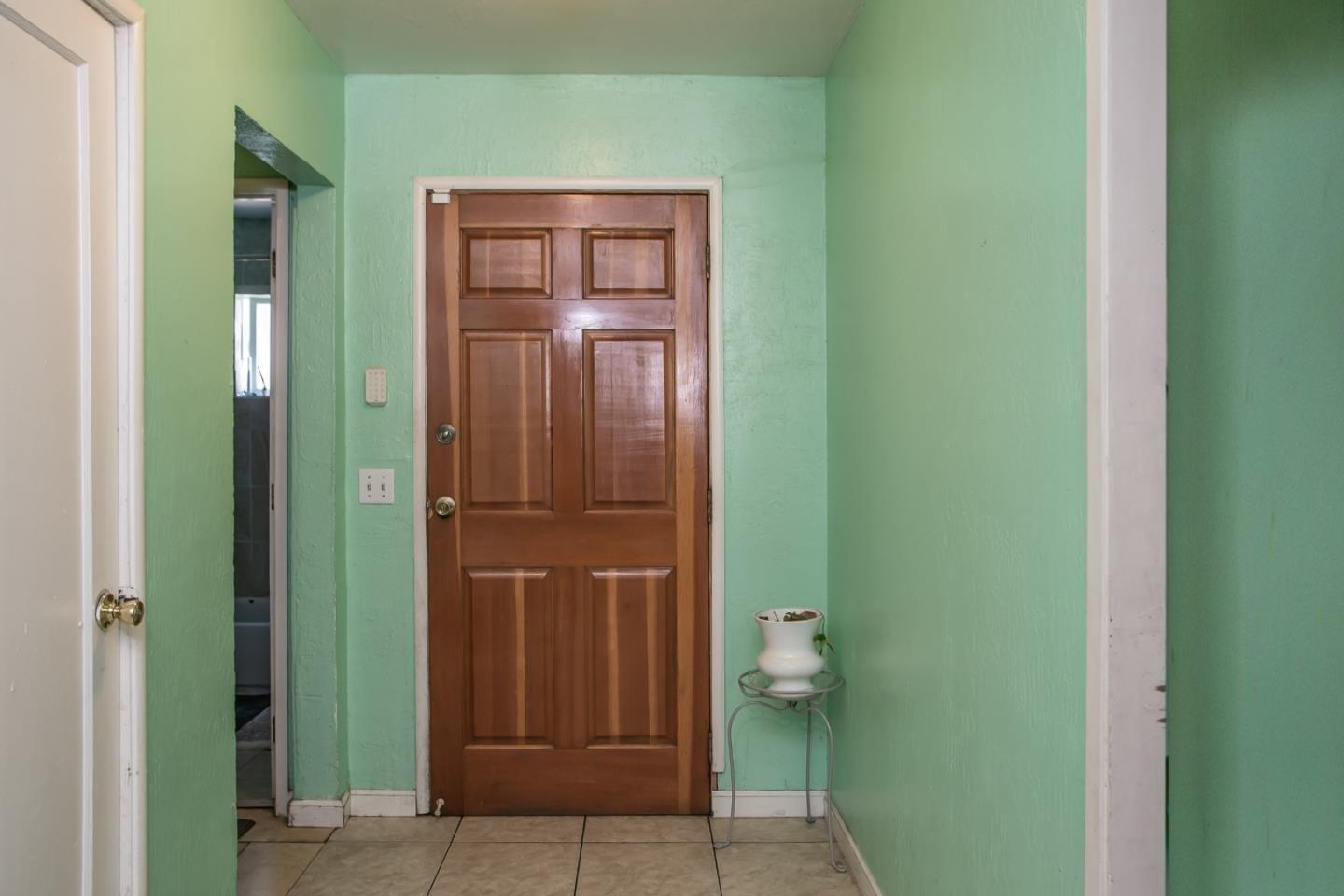 Cooley Ave, East Palo Alto, CA 94303