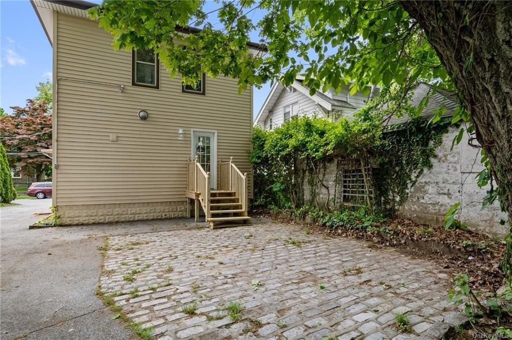 Crotty Ave, Yonkers, NY 10704