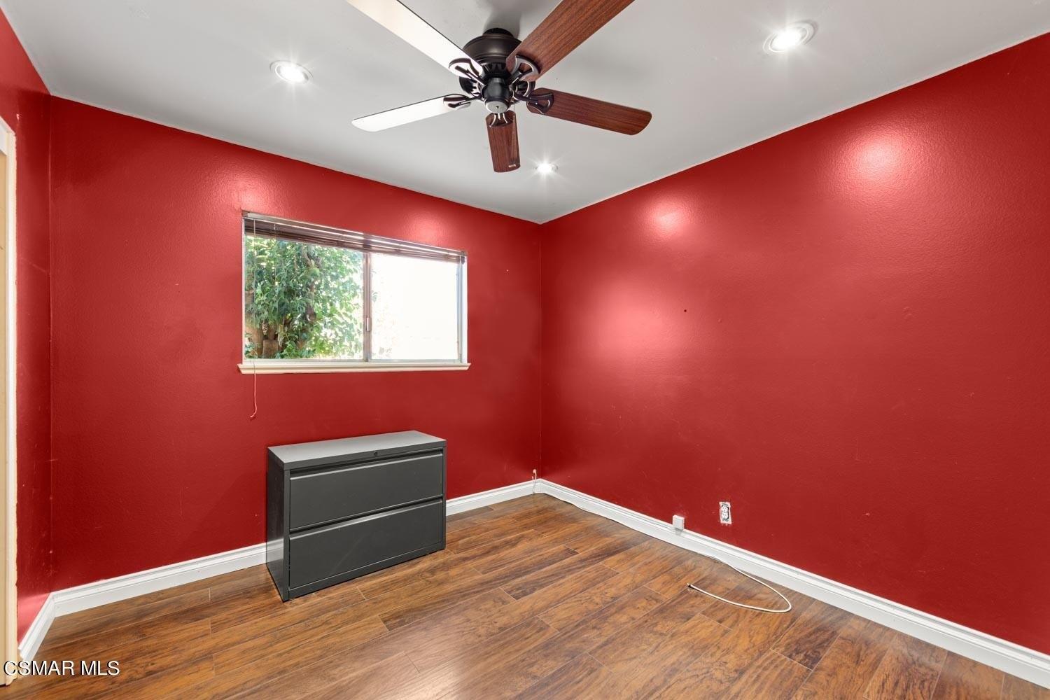 Royal Ave, Simi Valley, CA 93065