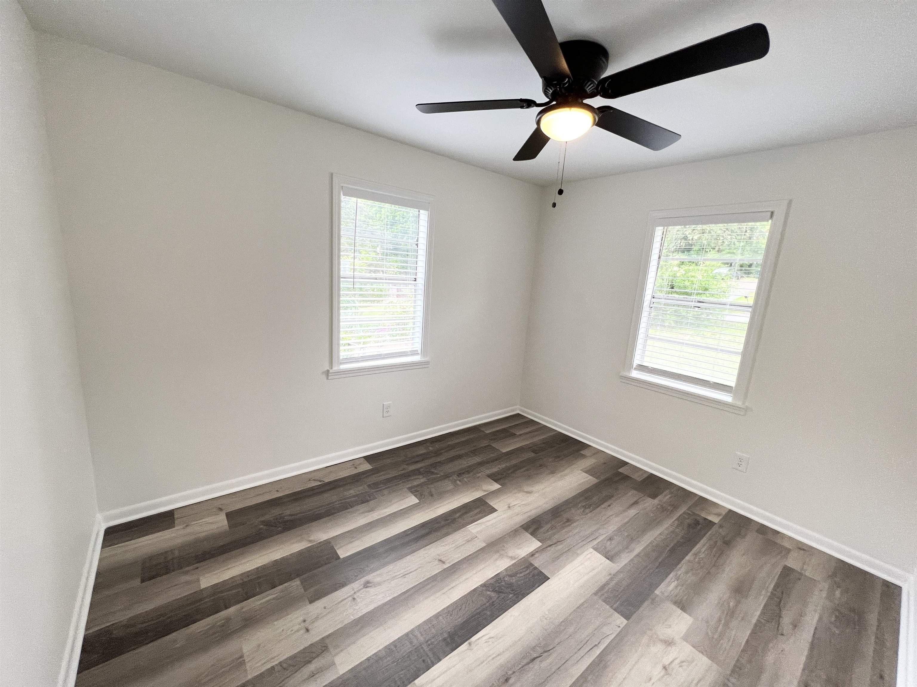 W Rollins Rd, Memphis, TN 38109
