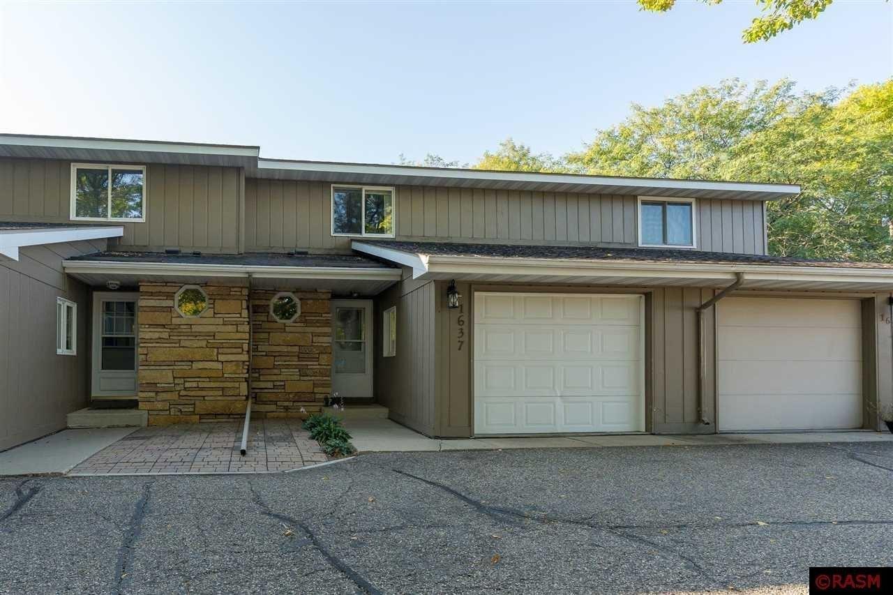 James Dr, North Mankato, MN 56003