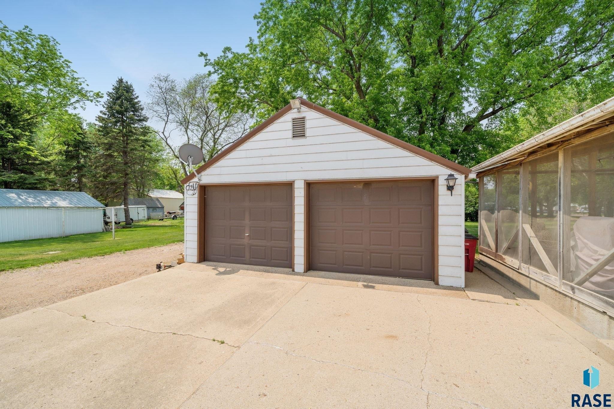 E 9th St, Canton, SD 57013