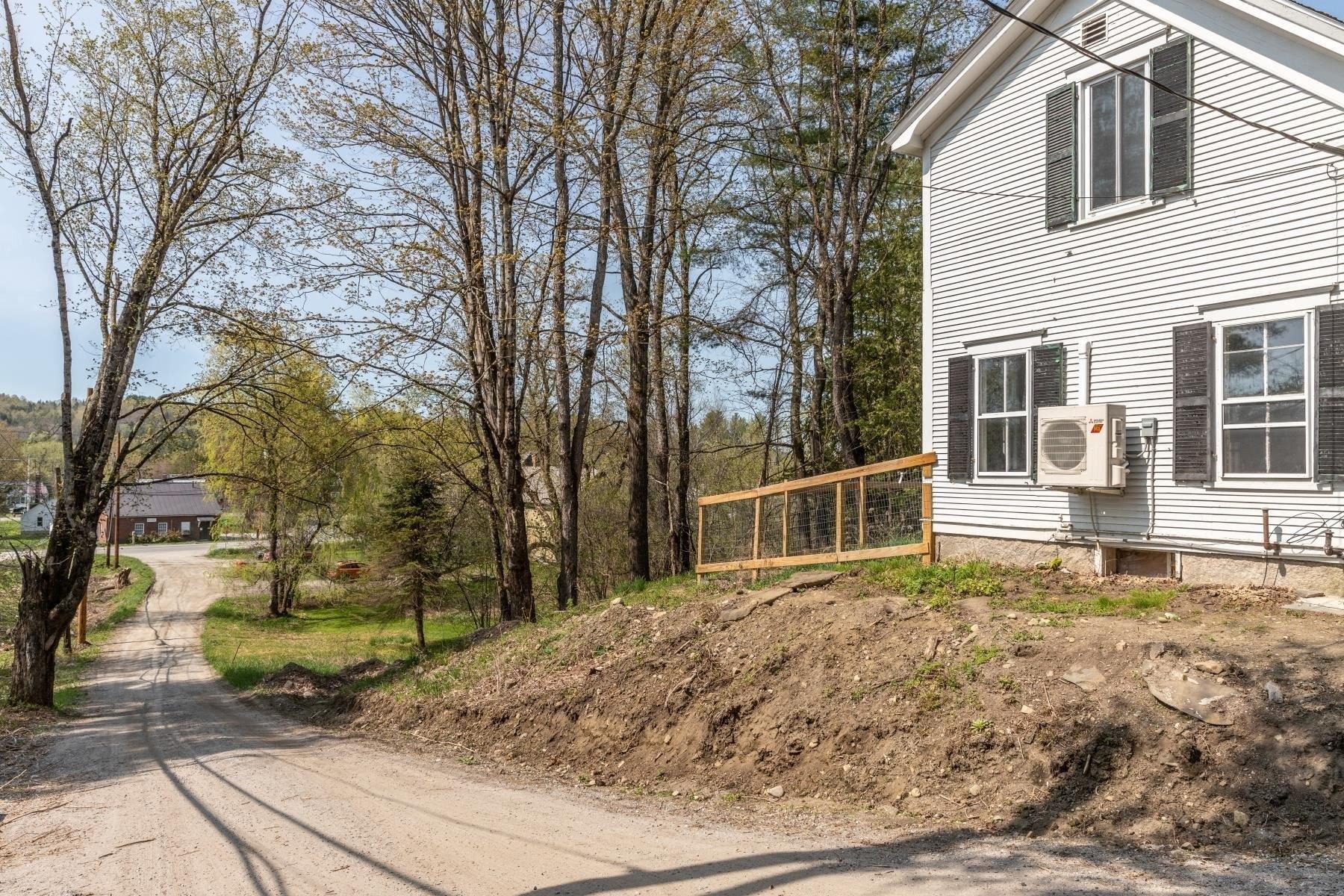 Robert Ln, Plainfield, VT 05667