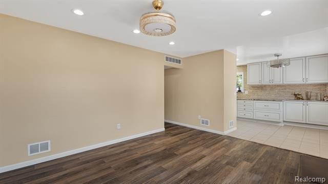 Anna Ave, Warren, MI 48092