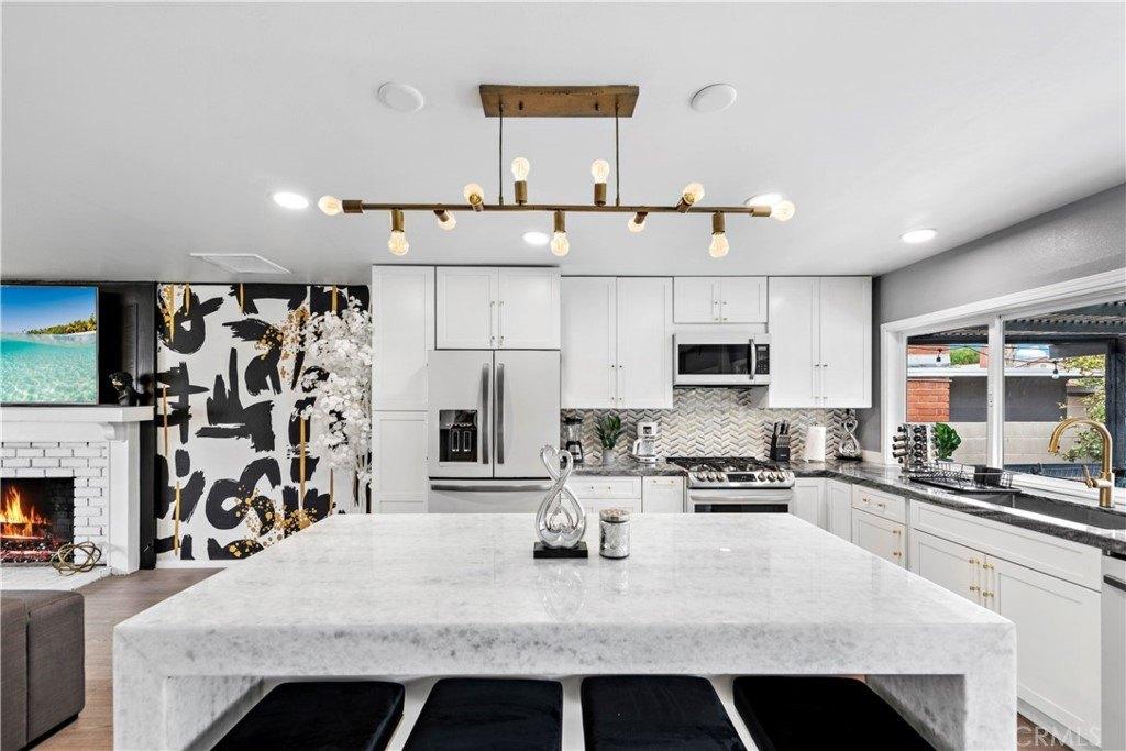 Sturgeon Dr, Costa Mesa, CA 92626