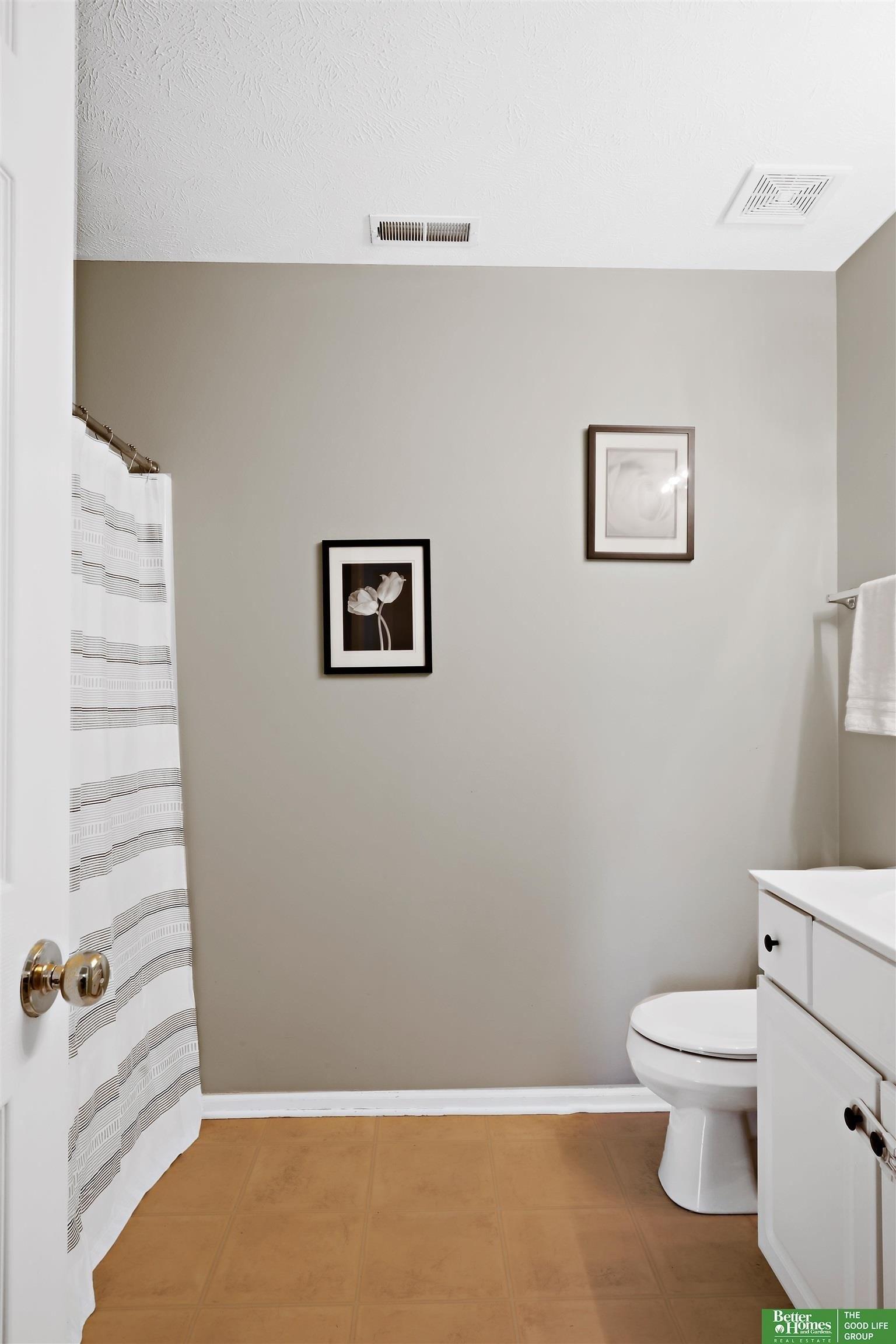 Kelsey St, Papillion, NE 68046