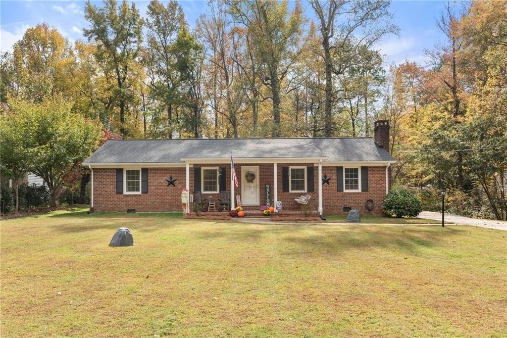 Wellington Rd, Burlington, NC 27217