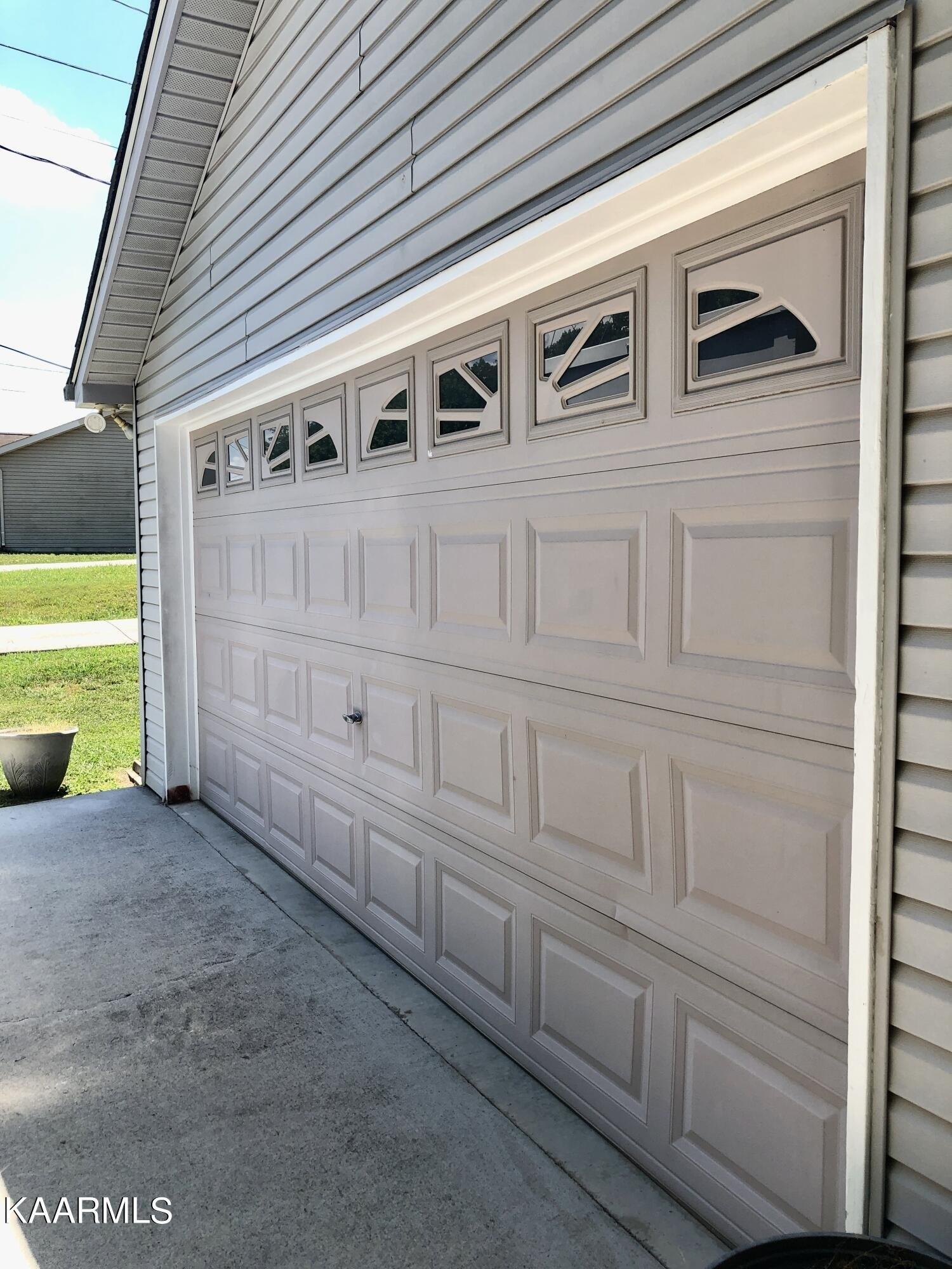 Eddie Kimbell Ln, Powell, TN 37849