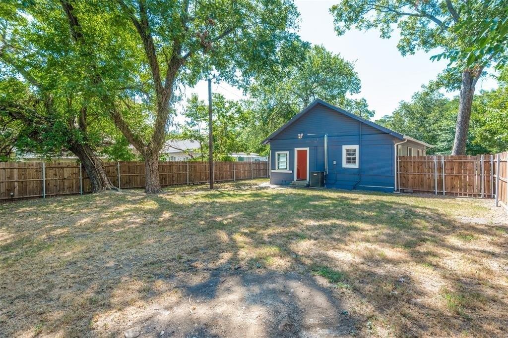 E Cummings St, Gainesville, TX 76240