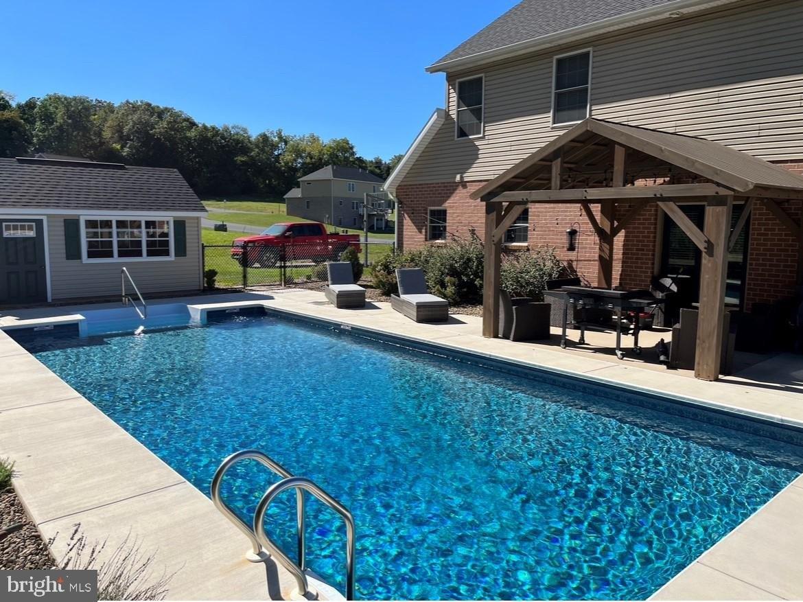 Carrera Dr, Chambersburg, PA 17202