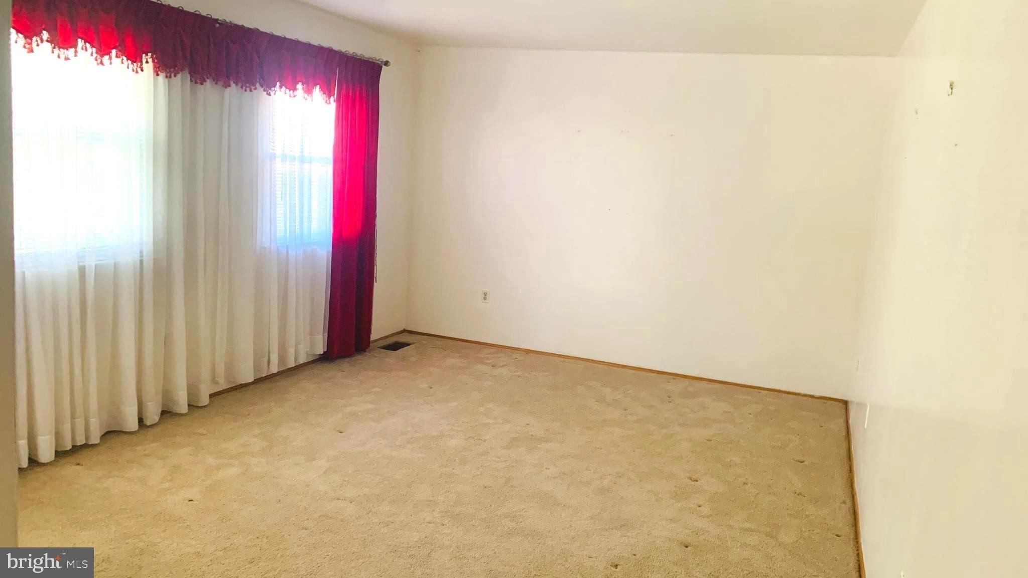 Fairway View Ter, Upper Marlboro, MD 20772