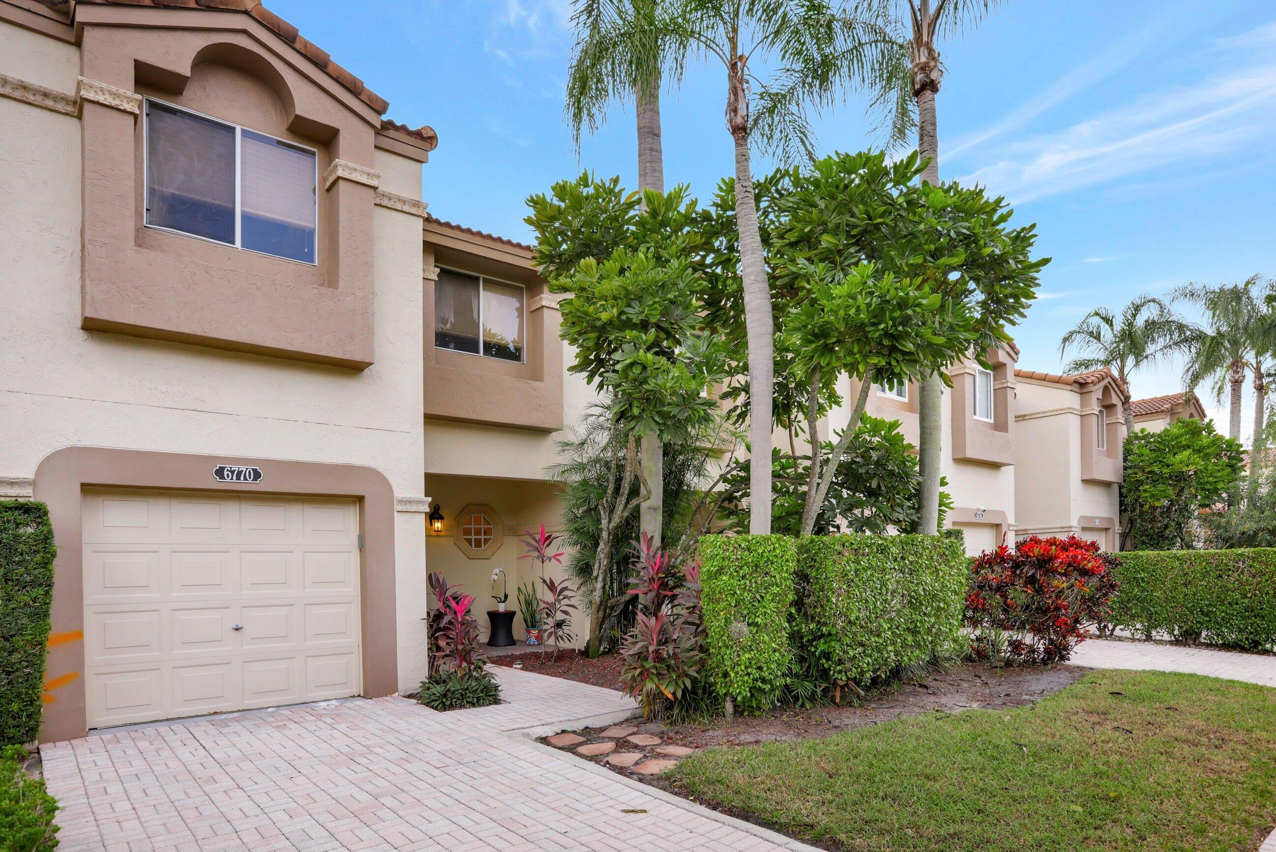 Via Regina, Boca Raton, FL 33433