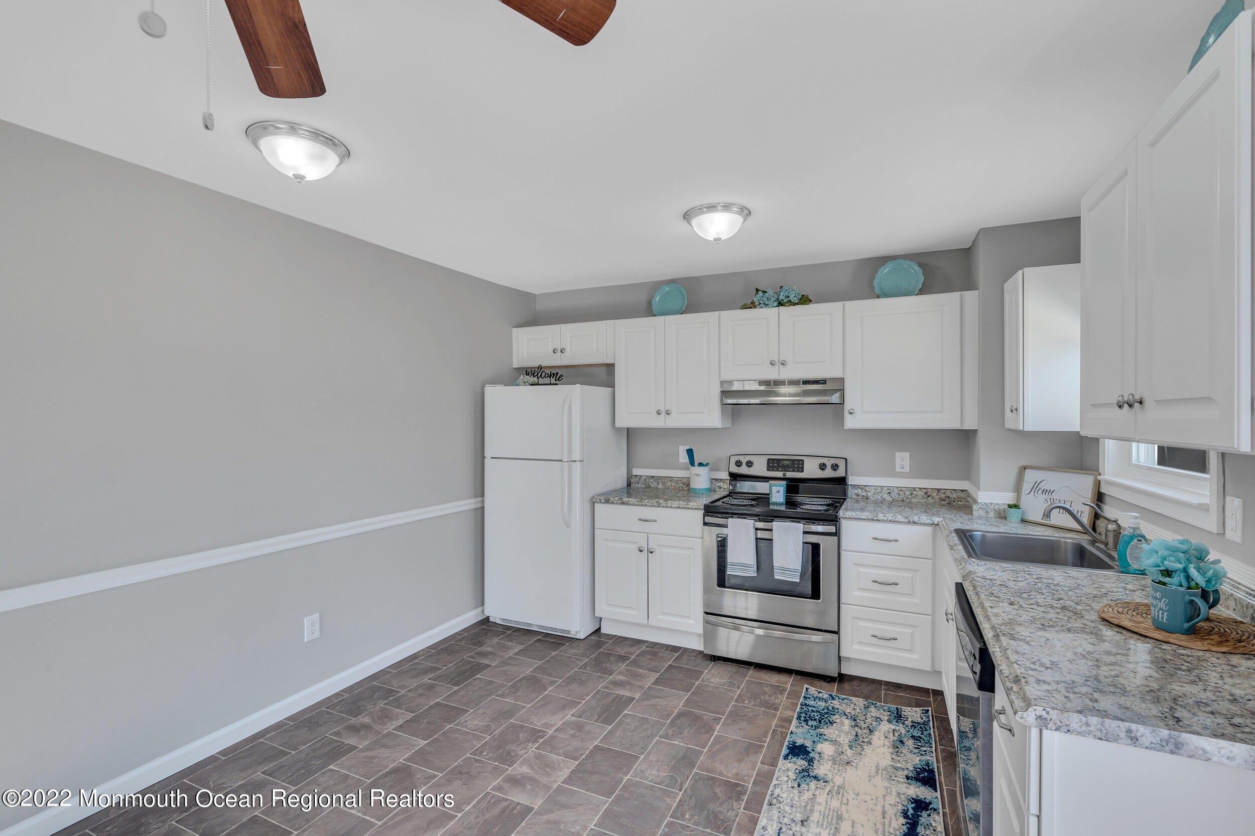 Birch St, Lakehurst, NJ 08733