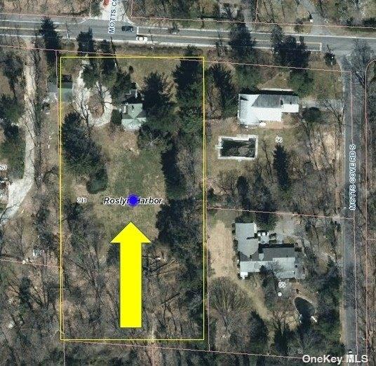 Bryant Ave, Roslyn, NY 11576