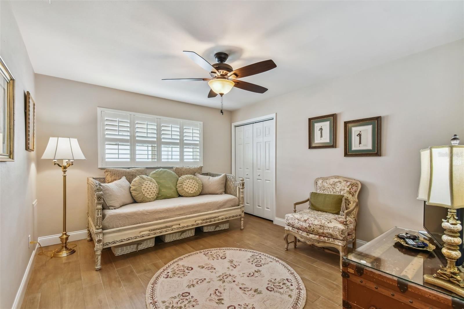 Horseshoe Pl Ne, Saint Petersburg, FL 33703