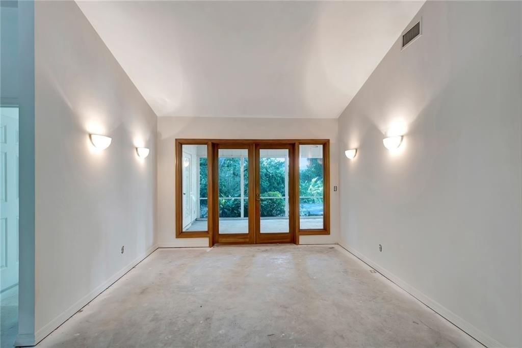 Palmar De Ays Dr, Vero Beach, FL 32963
