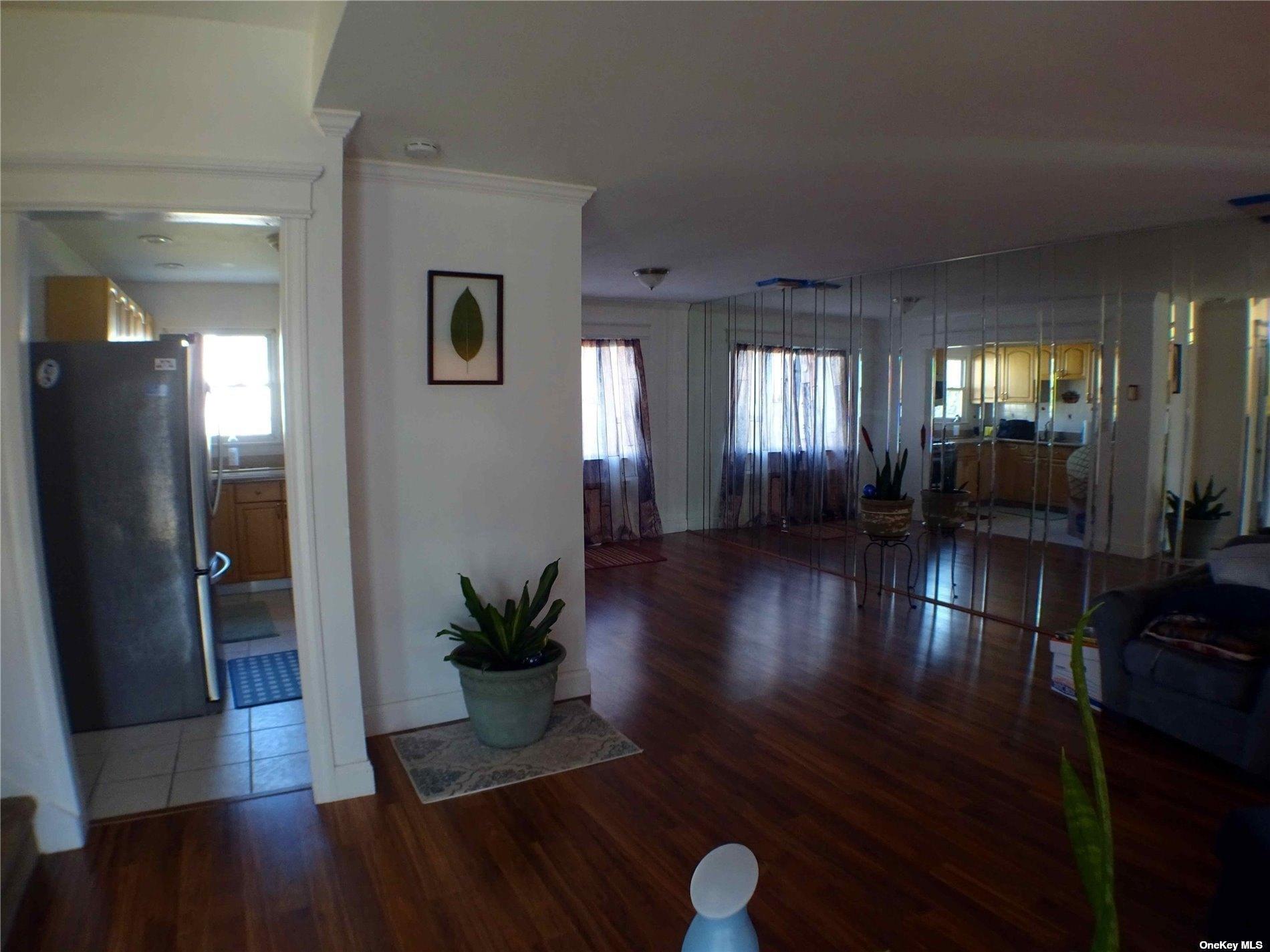 Ford Dr W, Massapequa, NY 11758