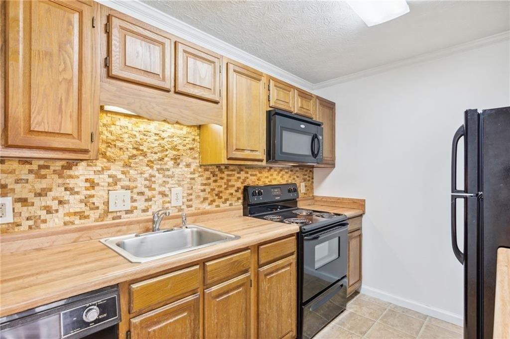 Woodridge Way, Tucker, GA 30084