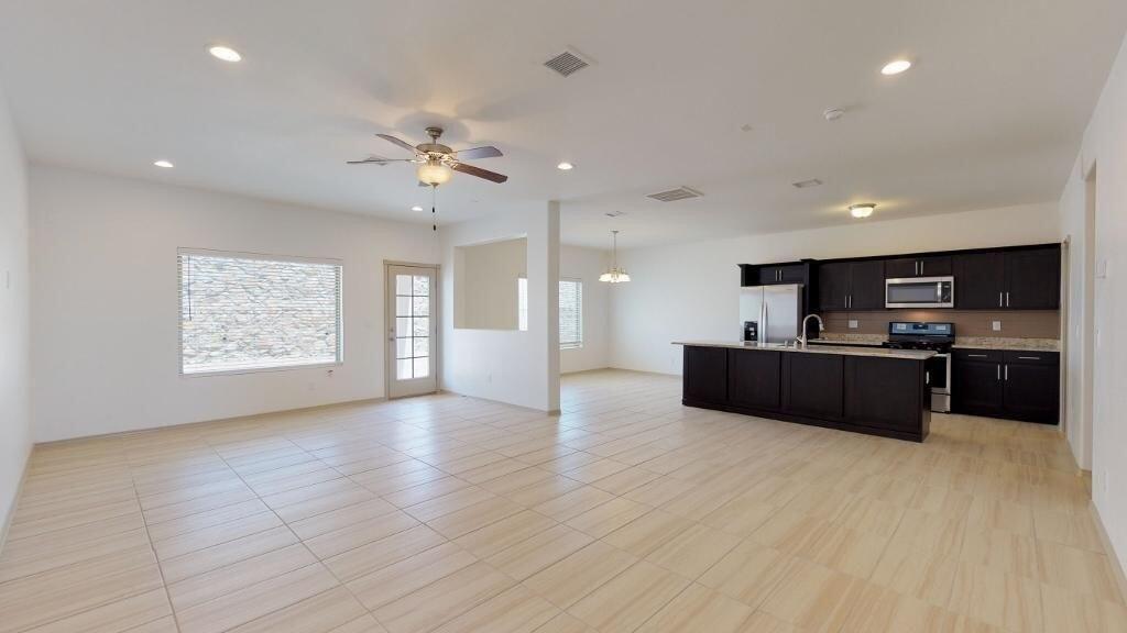 William Meshel Dr, El Paso, TX 79938