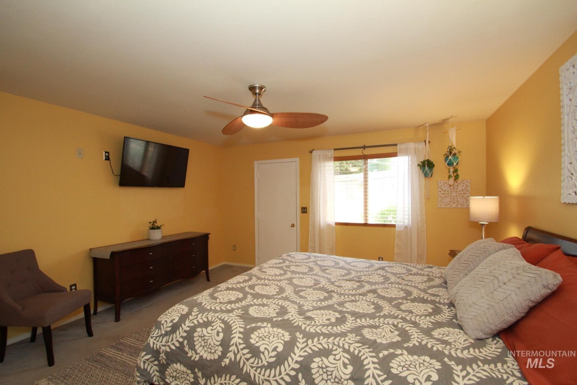 E Pineridge Dr, Boise, ID 83716