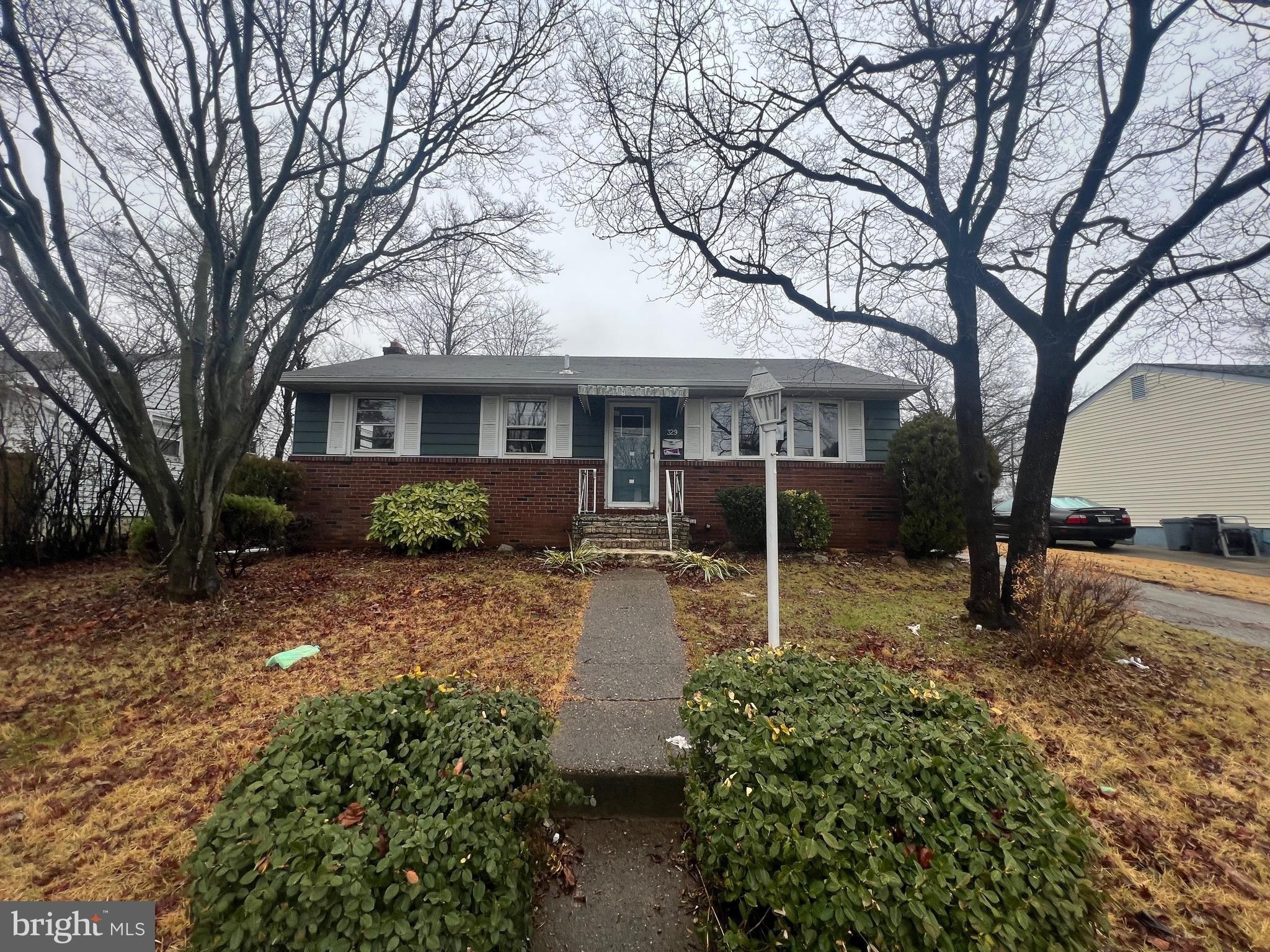 Murray Ave, Bellmawr, NJ 08031