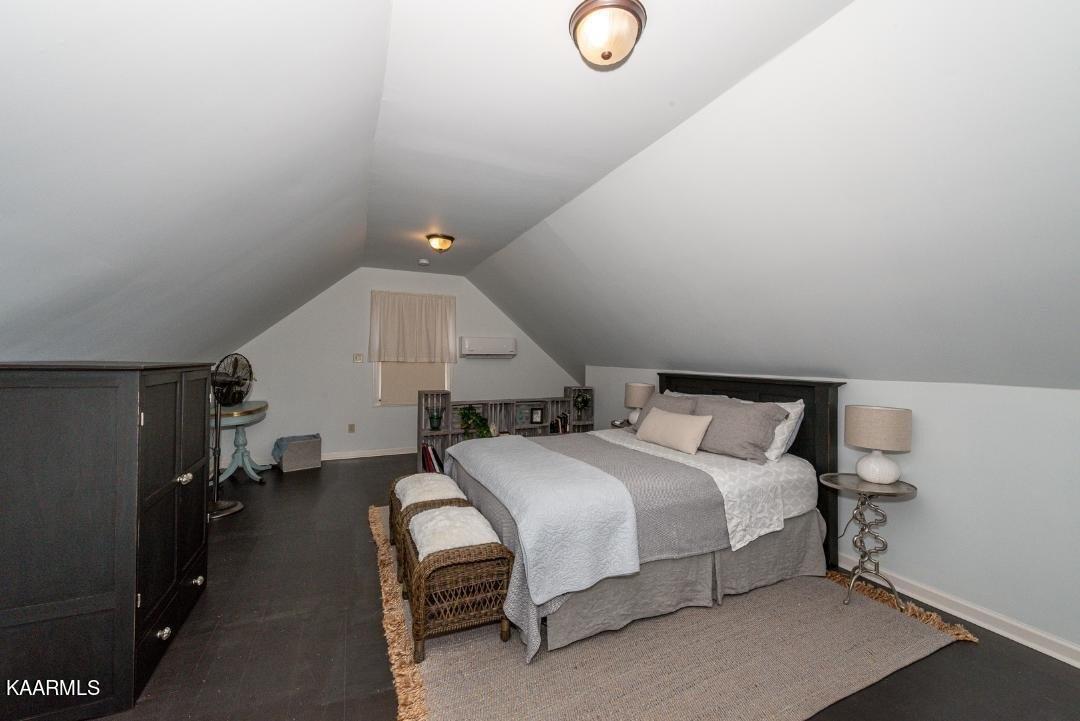 Lindrick Ln, Maryville, TN 37801