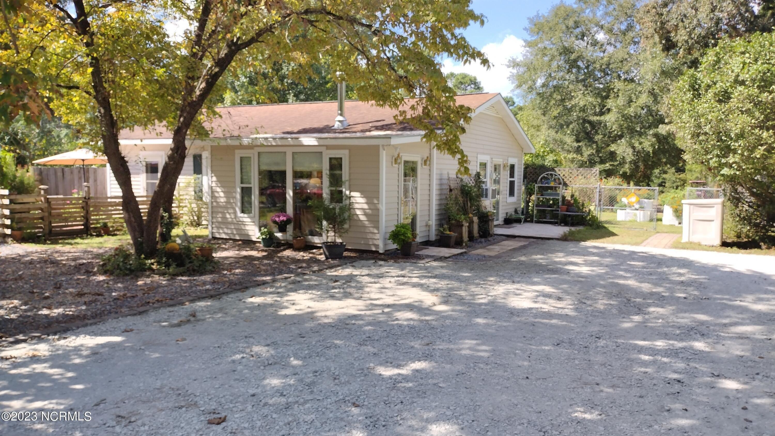 Broad Creek Rd, New Bern, NC 28560